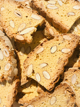 Charger l'image dans la galerie, croquets aux amandes et à la farine de petit épeautre bio, Angèle confiserie