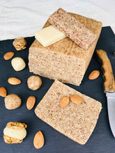 Charger l'image dans la galerie, pate d'amande biologique 100% bio, sans gluten, vegan. barre énergétique. 60% d'amande complète